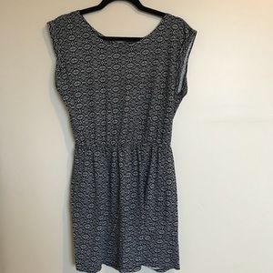 Forever 21 Black & White Cut-out Printed Dress size M